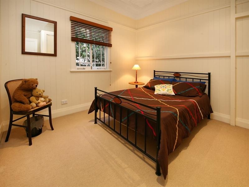 26 Abbotsleigh Street, Holland Park QLD 4121