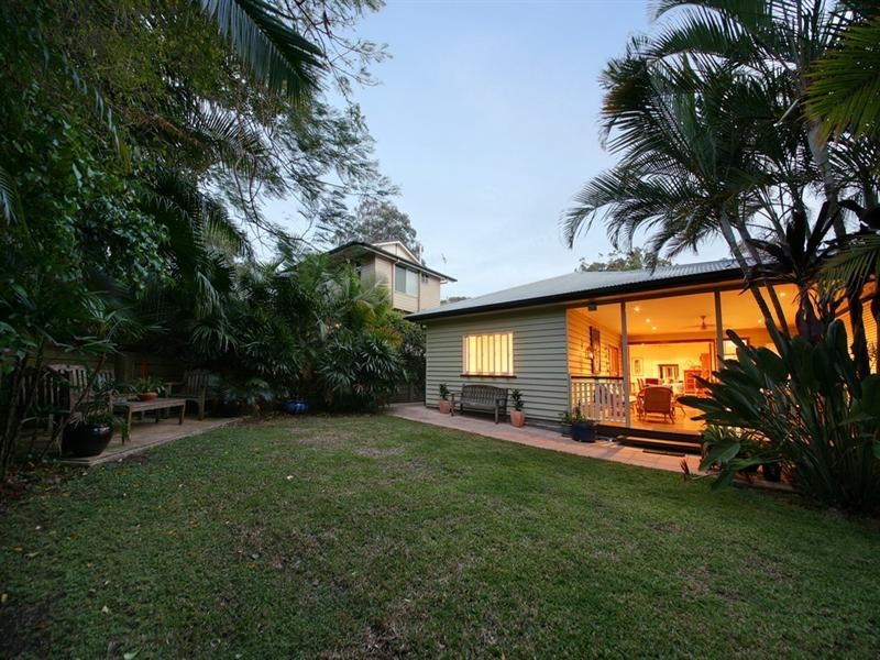 26 Abbotsleigh Street, Holland Park QLD 4121