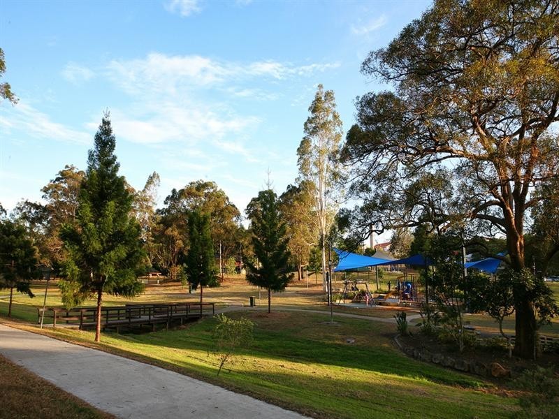 26 Abbotsleigh Street, Holland Park QLD 4121