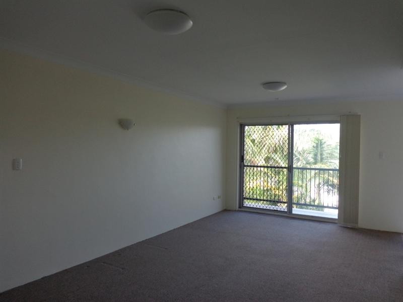 4/42 Pembroke Road, Coorparoo QLD 4151