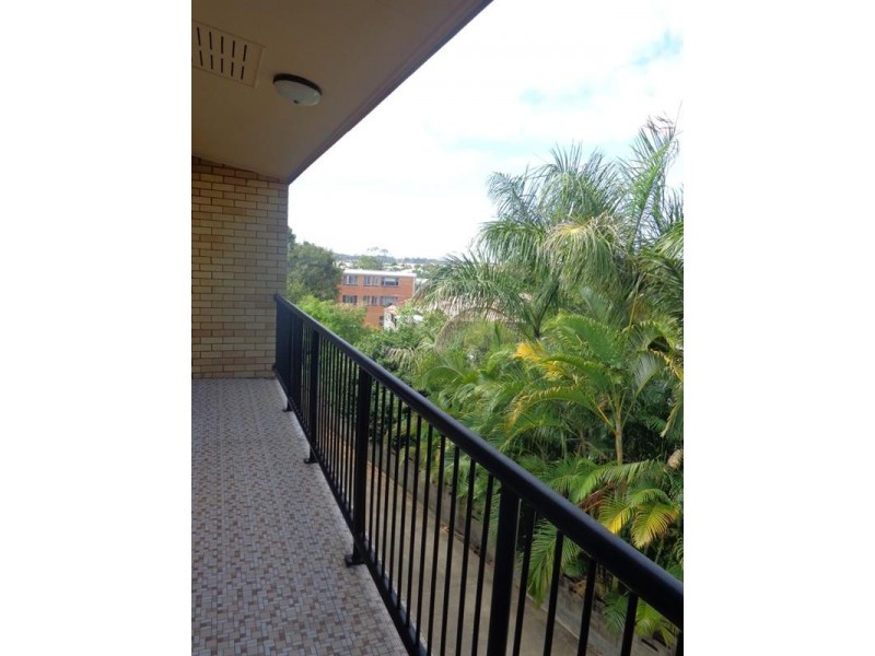 4/42 Pembroke Road, Coorparoo QLD 4151