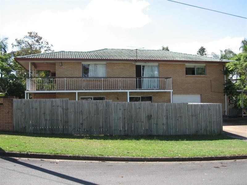 42 Abbott Street, Camp Hill QLD 4152