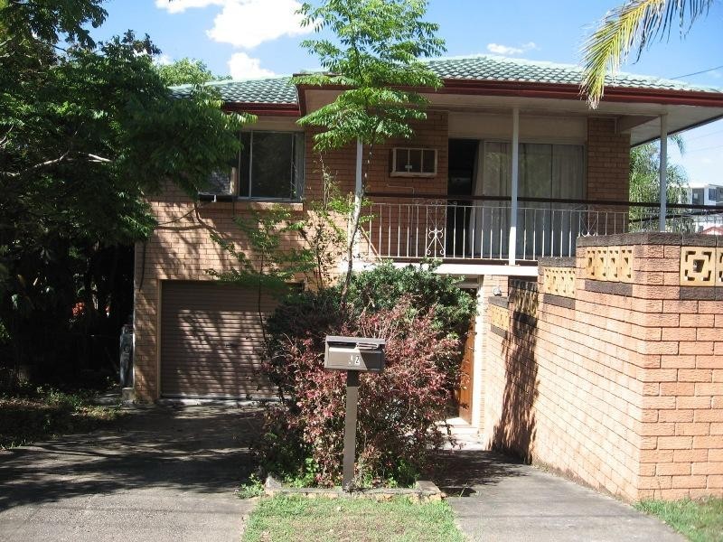 42 Abbott Street, Camp Hill QLD 4152