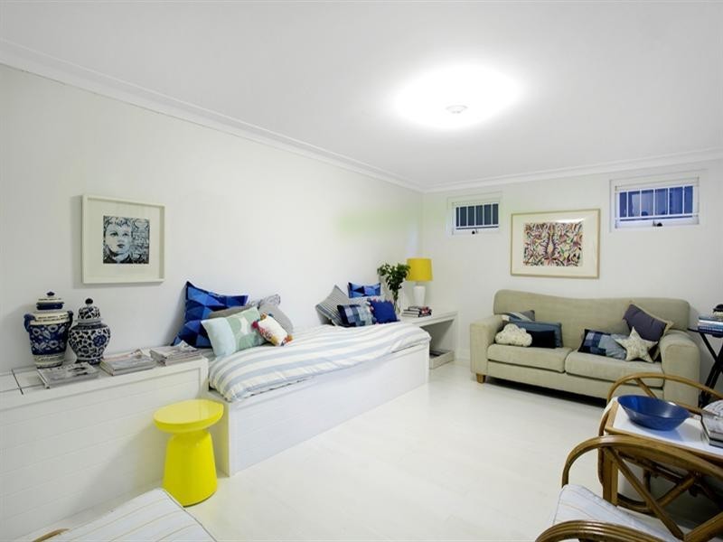147 Arnold Street, Holland Park QLD 4121