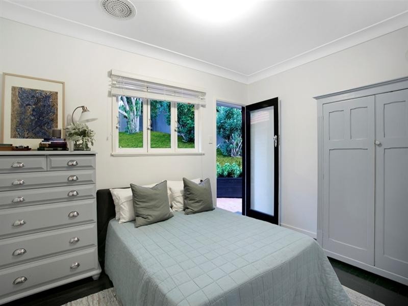 147 Arnold Street, Holland Park QLD 4121