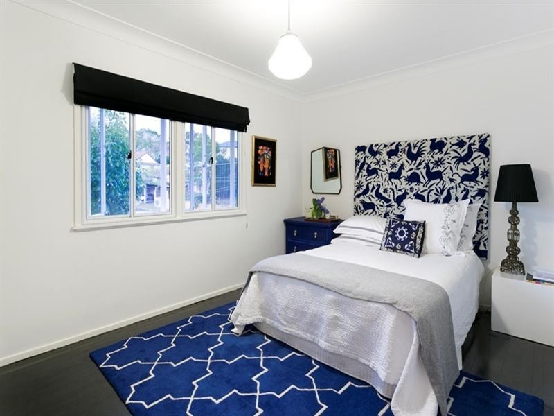 147 Arnold Street, Holland Park QLD 4121