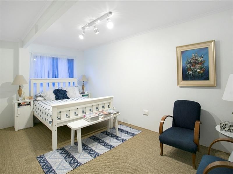 147 Arnold Street, Holland Park QLD 4121