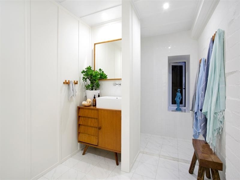 147 Arnold Street, Holland Park QLD 4121