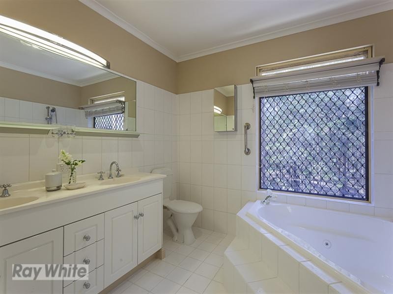 21 Lawnton Street, Daisy Hill QLD 4127