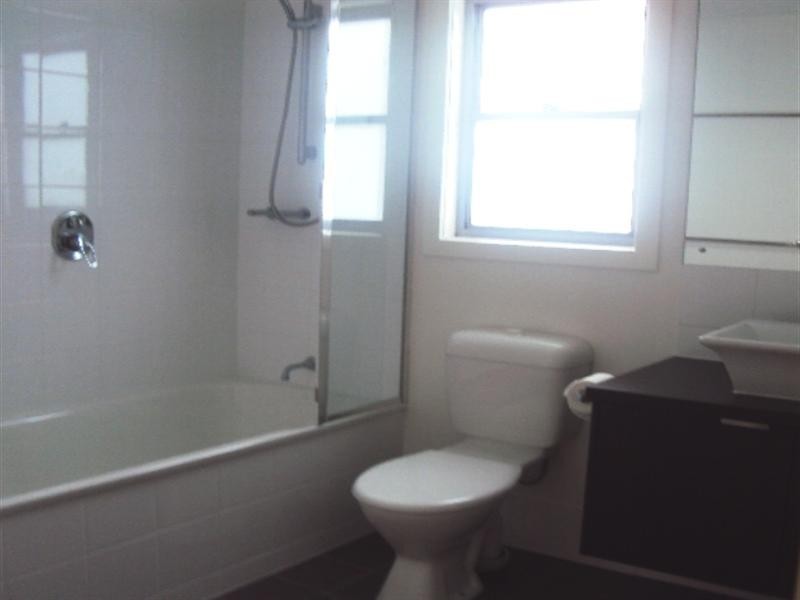 2/45 Lancaster Street, Coorparoo QLD 4151