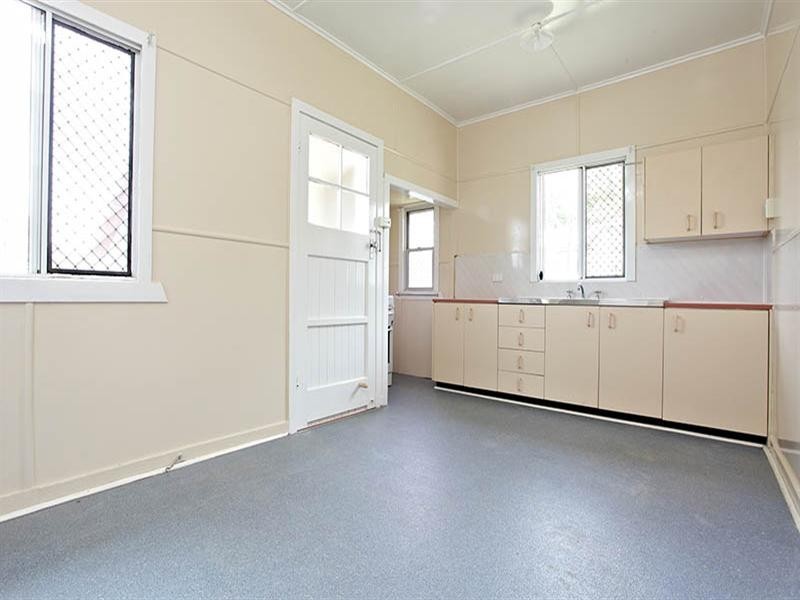 190 Beddoes Street, Holland Park QLD 4121