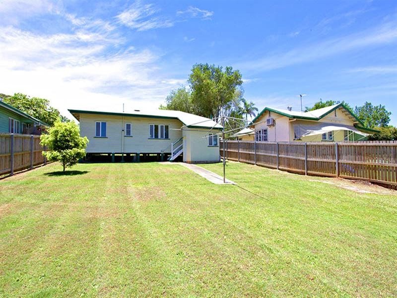 5 Rowton Street, Holland Park QLD 4121