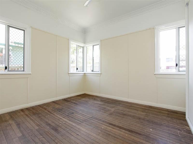 5 Rowton Street, Holland Park QLD 4121
