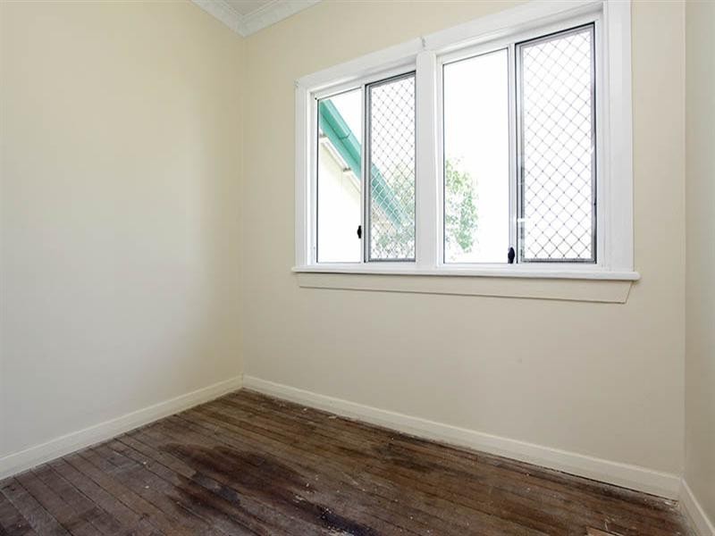 5 Rowton Street, Holland Park QLD 4121