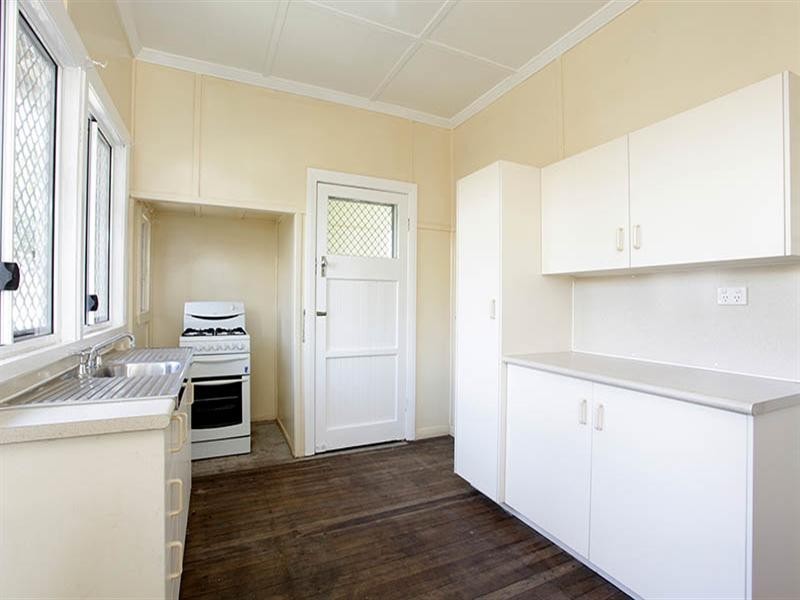 5 Rowton Street, Holland Park QLD 4121