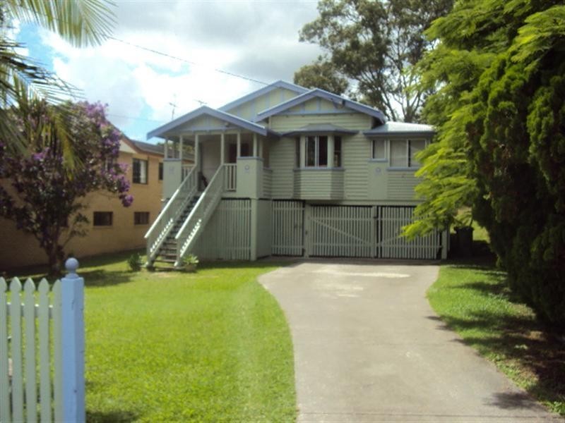 2 Coke Street, Camp Hill QLD 4152