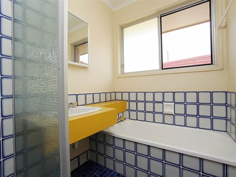 136 Sapphire Street, Holland Park QLD 4121