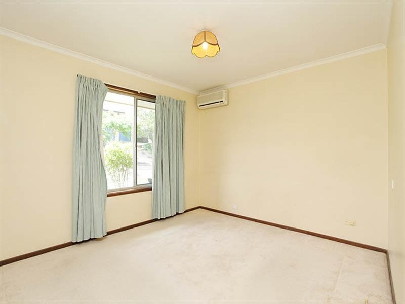 136 Sapphire Street, Holland Park QLD 4121