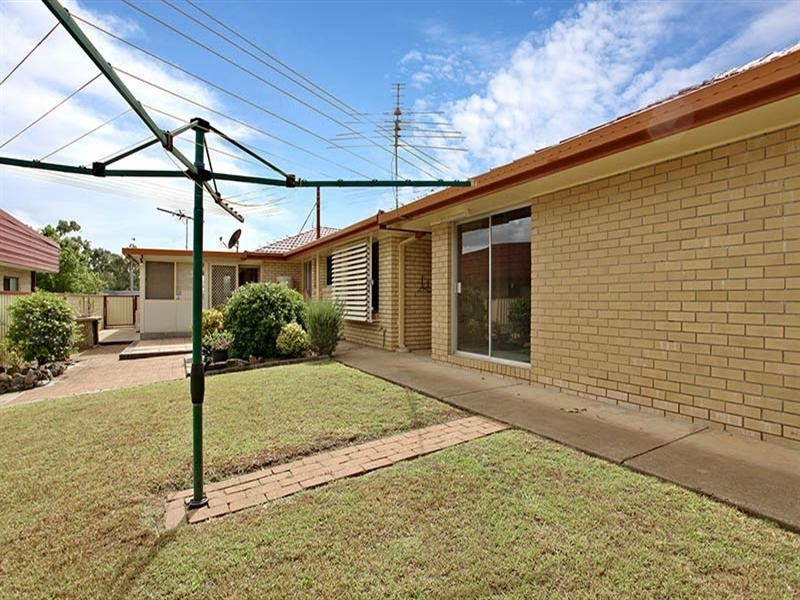 136 Sapphire Street, Holland Park QLD 4121