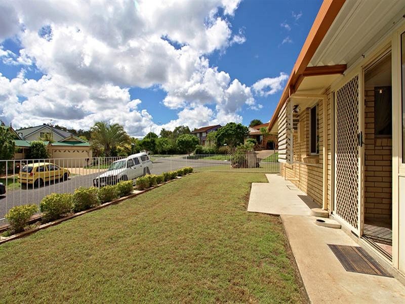 136 Sapphire Street, Holland Park QLD 4121