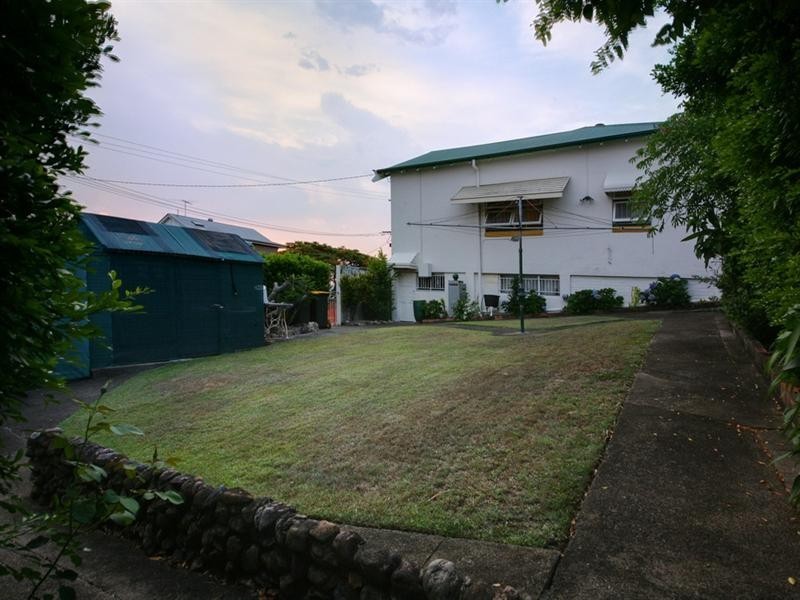 25 Curd Street, Greenslopes QLD 4120