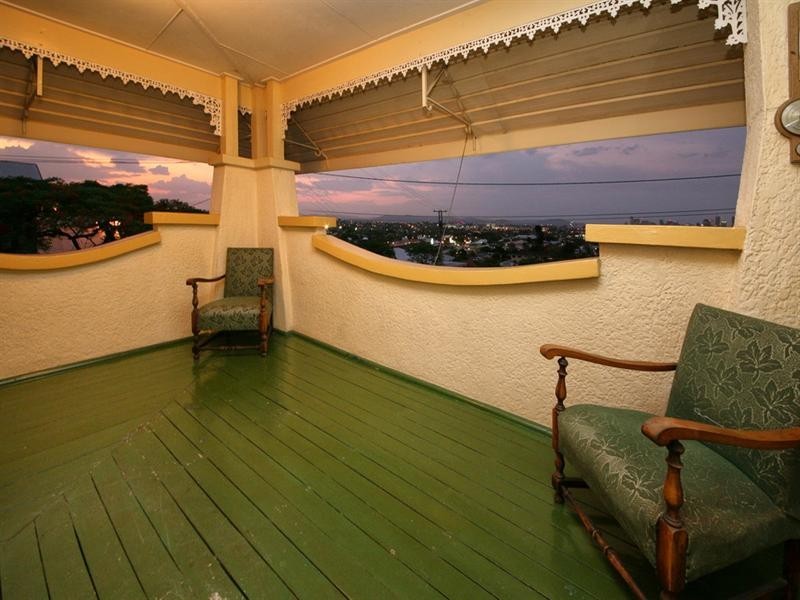 25 Curd Street, Greenslopes QLD 4120