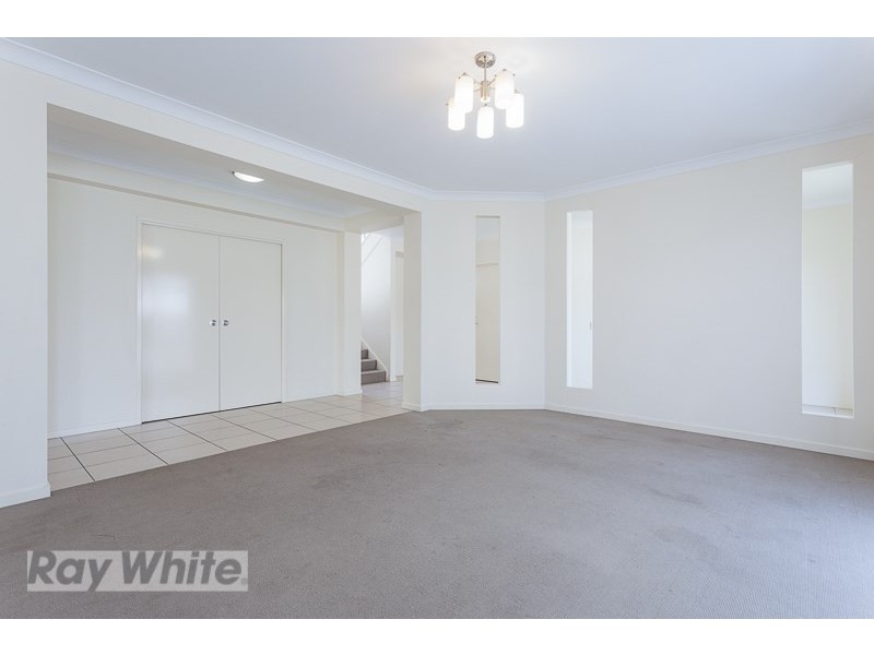 8 Faversham Street, Woolloongabba QLD 4102