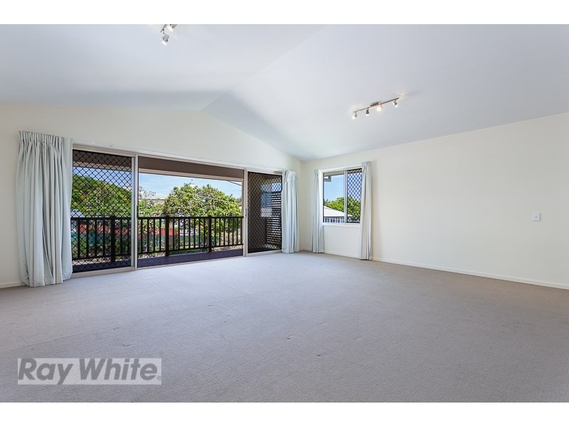 8 Faversham Street, Woolloongabba QLD 4102