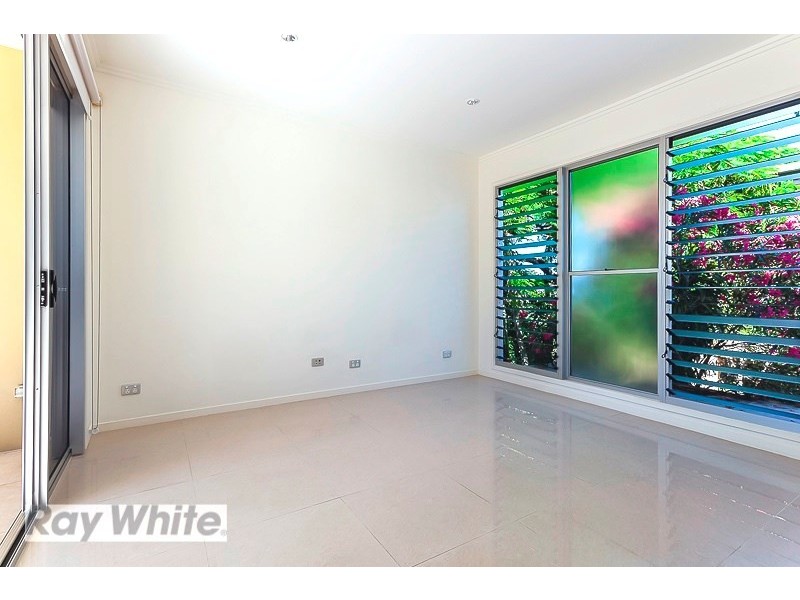 39 Barnes Avenue, Coorparoo QLD 4151