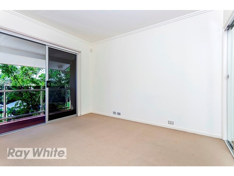 39 Barnes Avenue, Coorparoo QLD 4151