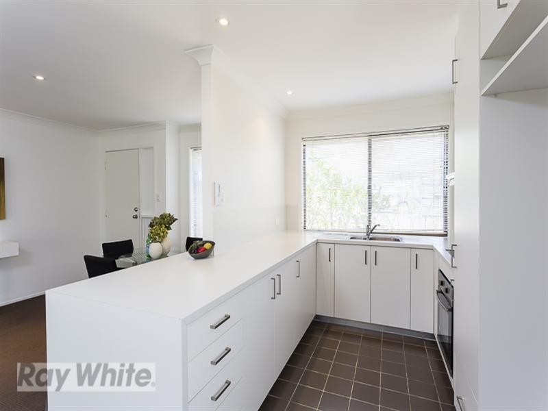 814 Cavendish Road, Holland Park QLD 4121