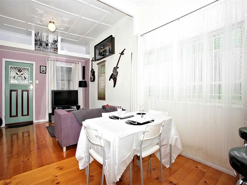 27 Burke Street, Coorparoo QLD 4151