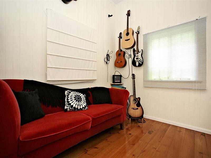 27 Burke Street, Coorparoo QLD 4151