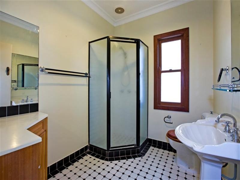 57 Provincial Road, Holland Park QLD 4121