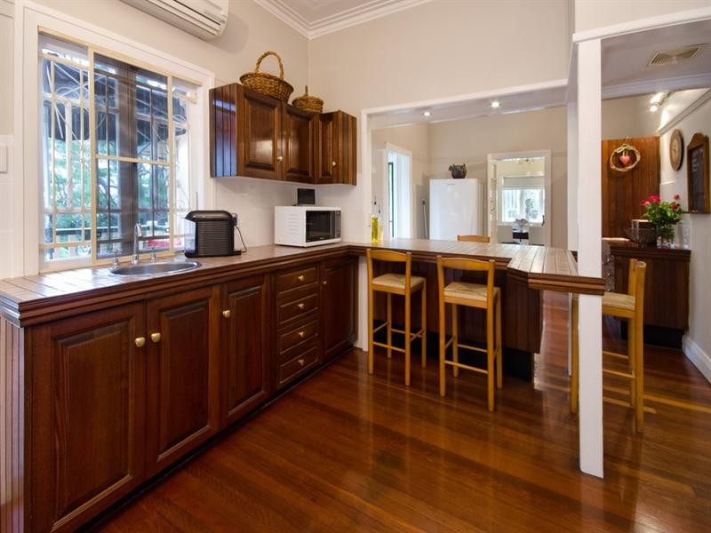 523 Cavendish Road, Coorparoo QLD 4151