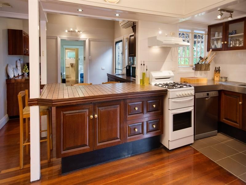 523 Cavendish Road, Coorparoo QLD 4151