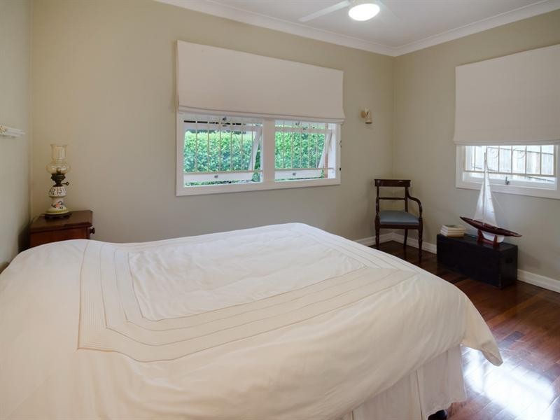 523 Cavendish Road, Coorparoo QLD 4151