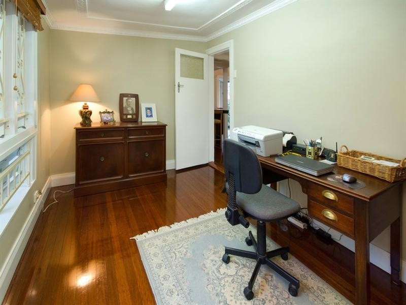 523 Cavendish Road, Coorparoo QLD 4151