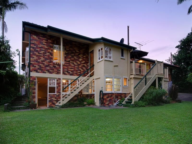 523 Cavendish Road, Coorparoo QLD 4151