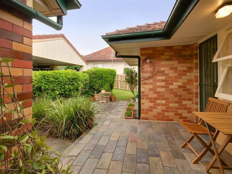 523 Cavendish Road, Coorparoo QLD 4151