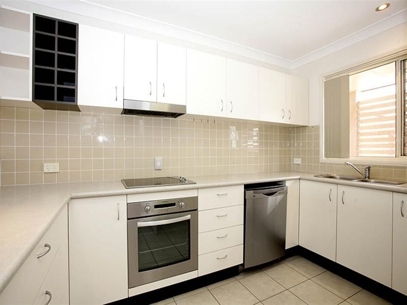 3/57 Dickenson Street, Carina QLD 4152