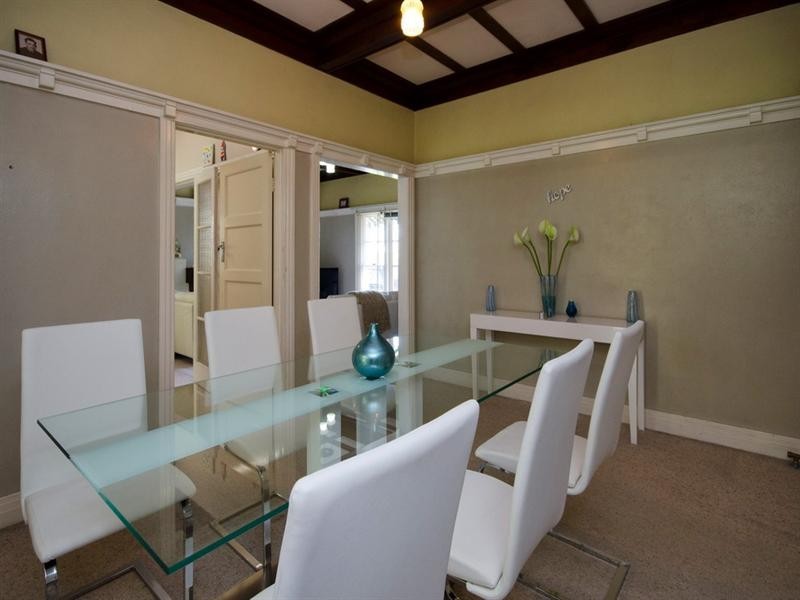 59 Thackeray Street, Norman Park QLD 4170