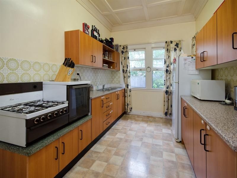 59 Thackeray Street, Norman Park QLD 4170