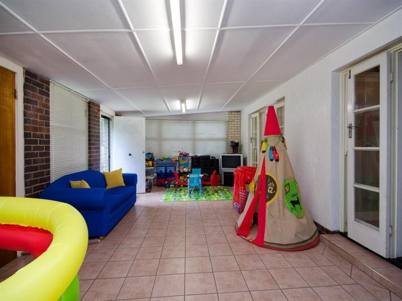 59 Thackeray Street, Norman Park QLD 4170