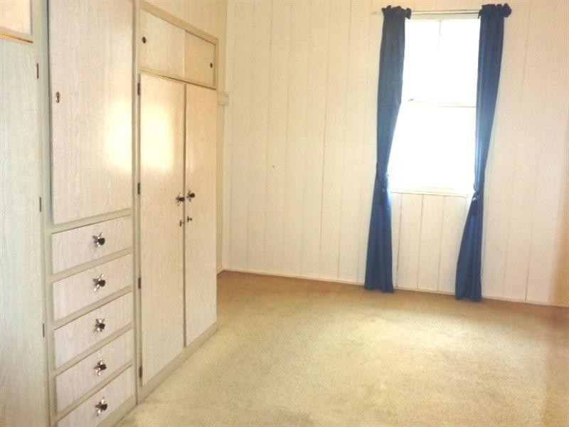 93 Old Cleveland Road, Greenslopes QLD 4120