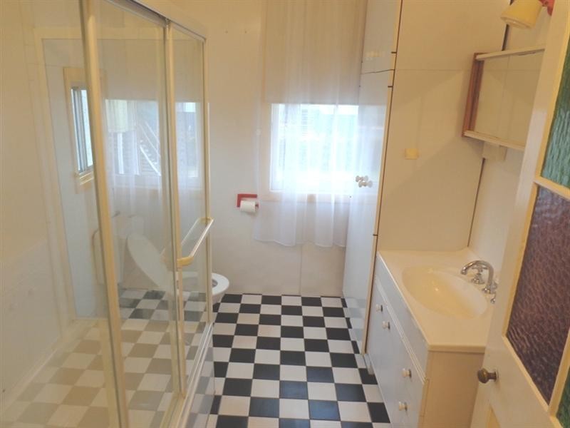 93 Old Cleveland Road, Greenslopes QLD 4120