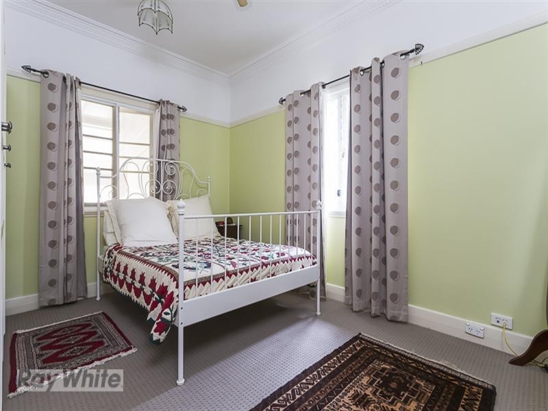 44 Henderson Street, Camp Hill QLD 4152