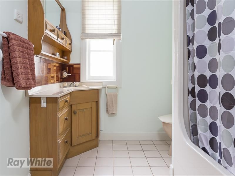 44 Henderson Street, Camp Hill QLD 4152