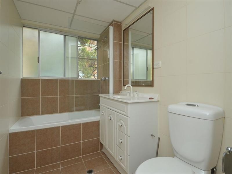 2/45 Derby Street, Coorparoo QLD 4151