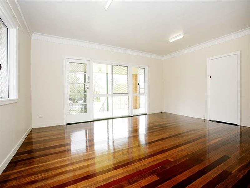 60 Seville Road, Holland Park QLD 4121